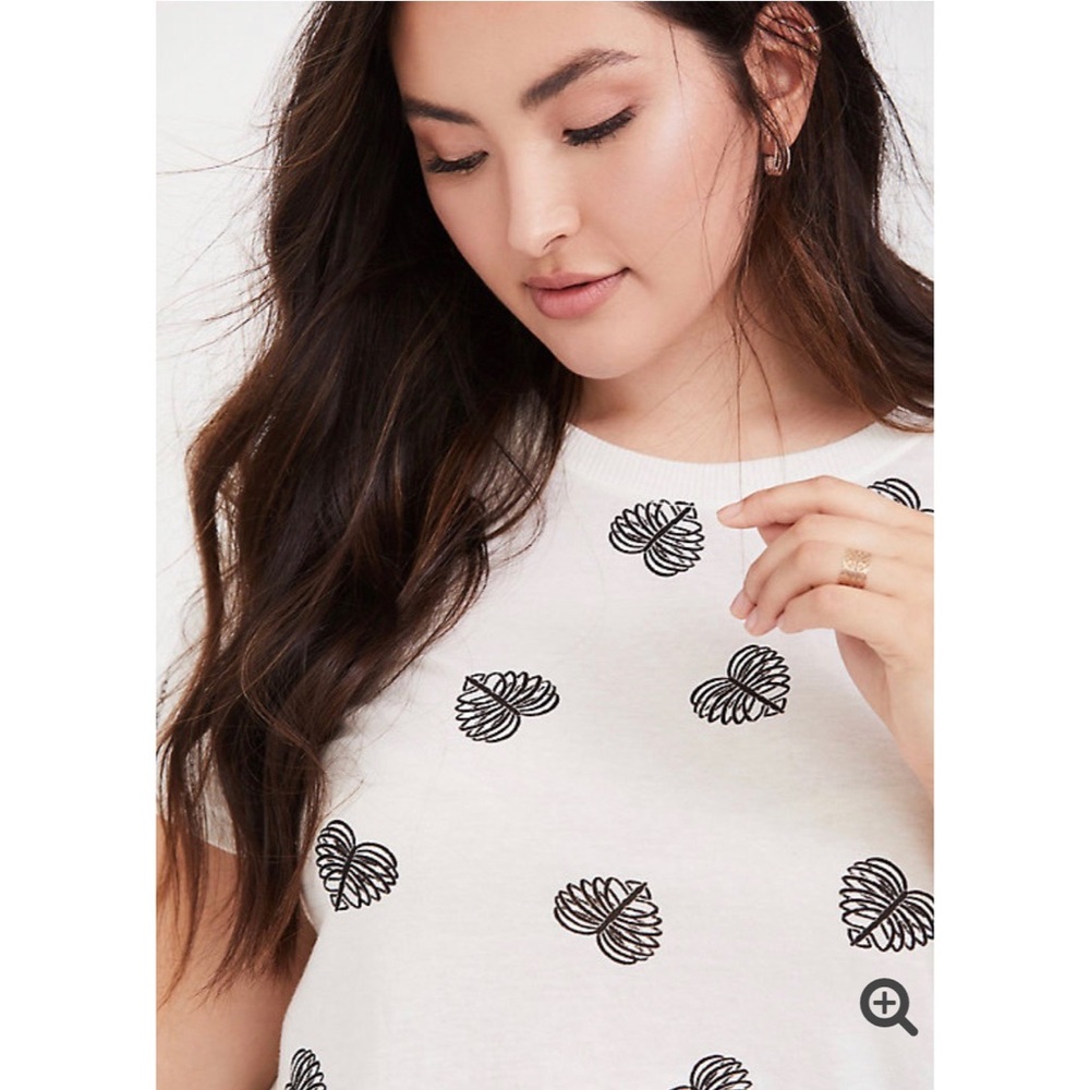 Ivory Ribcage Heart Crew Tee